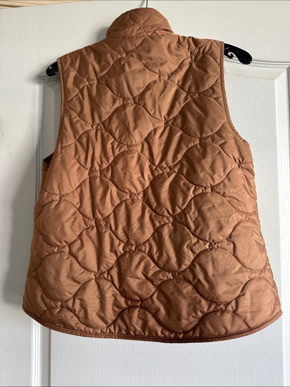 NWOT Quilted Sleeveless Vest in Tan - Picture 2 of 8